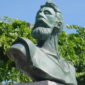 Fiscal, Amares, Portugal - Busto de Antnio Variaes - escultura em bronze